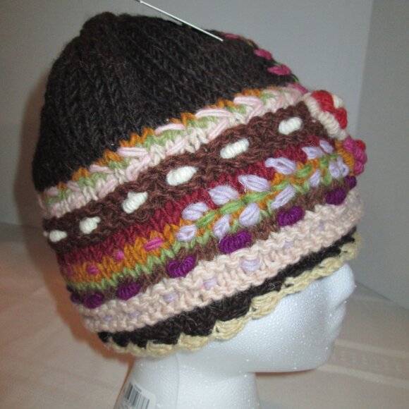 🌸🪶☮️Handcrafted Sadie Beanie – Made in Nepal - Picture 5 of 7